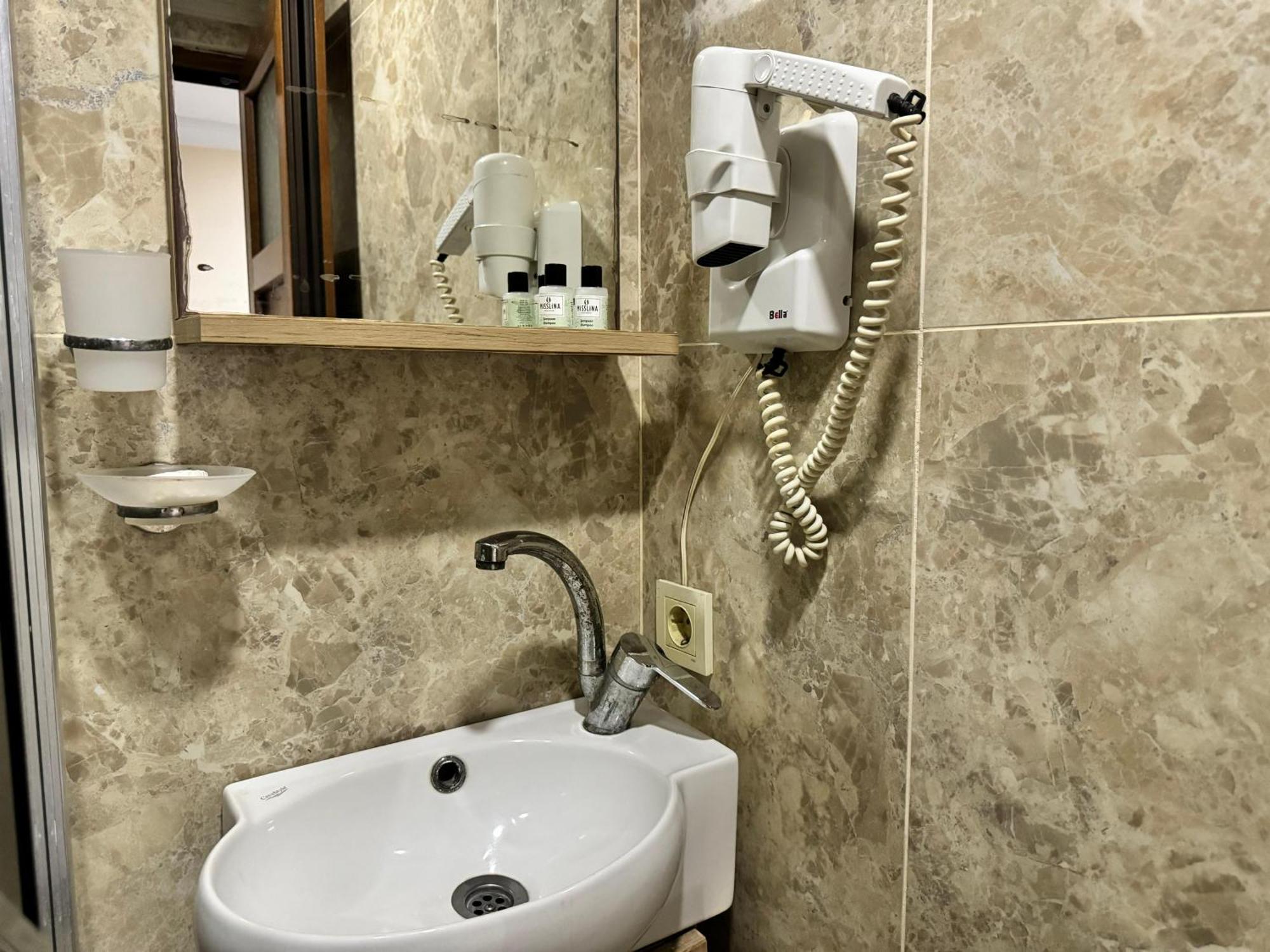 Hotel Visa Istanbul Exteriör bild